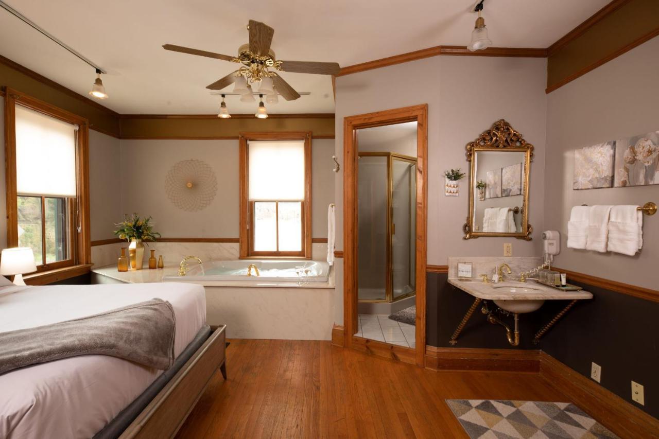 גלנה Riverboat Suites מראה חיצוני תמונה