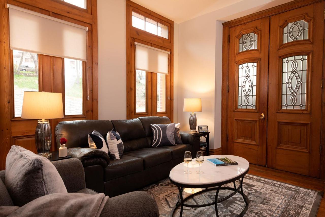 גלנה Riverboat Suites מראה חיצוני תמונה