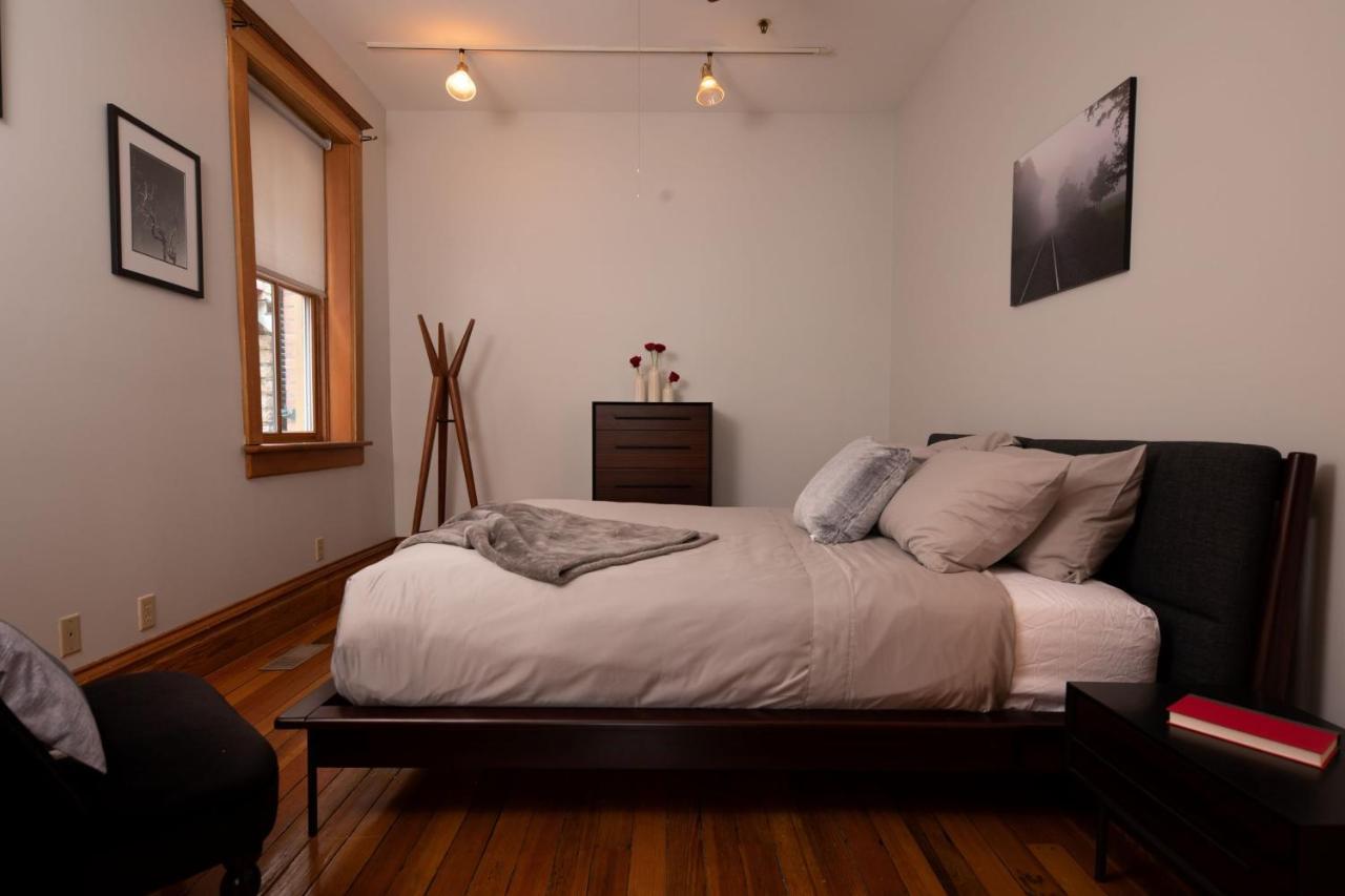 גלנה Riverboat Suites מראה חיצוני תמונה