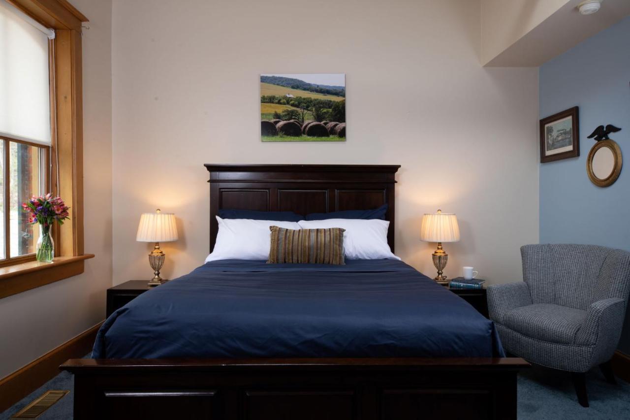 גלנה Riverboat Suites מראה חיצוני תמונה