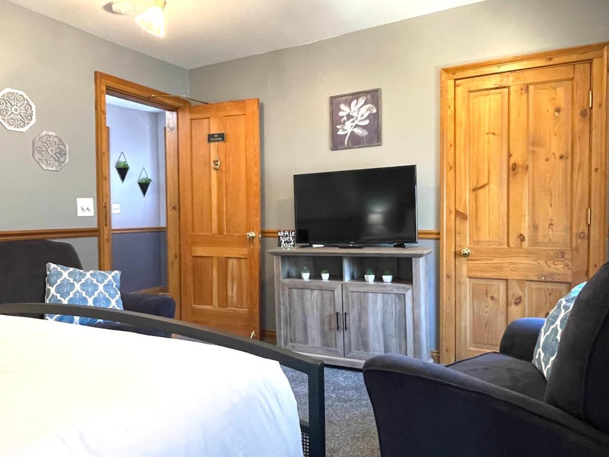 גלנה Riverboat Suites מראה חיצוני תמונה